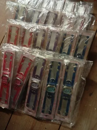 4 Pacotes de 12 Relógios Clássicos - 48 Unidades