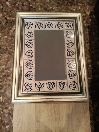 Espejo Marco Cerámica Beige Plata. Socarrat