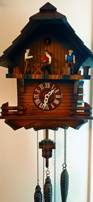 Orologio a cucù in legno