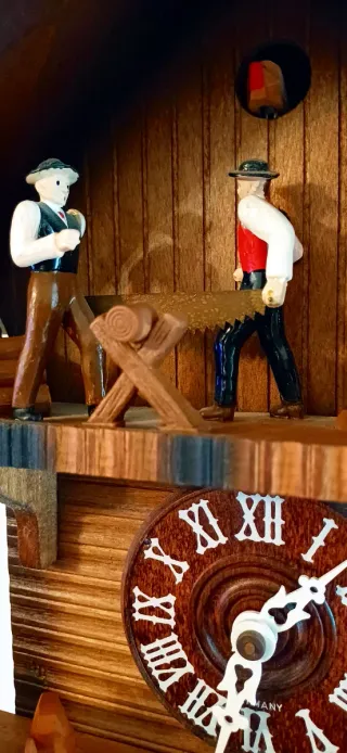 Orologio a cucù in legno