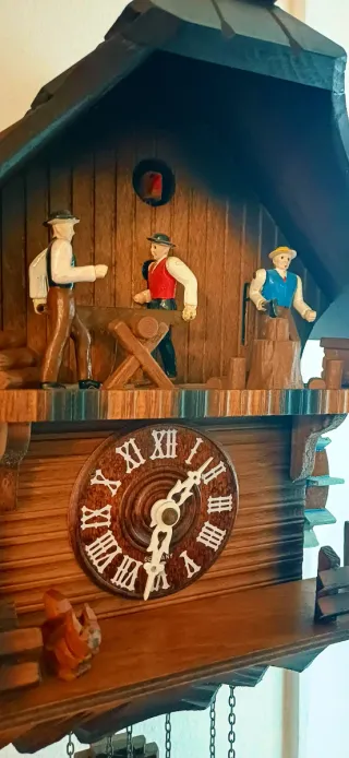 Orologio a cucù in legno