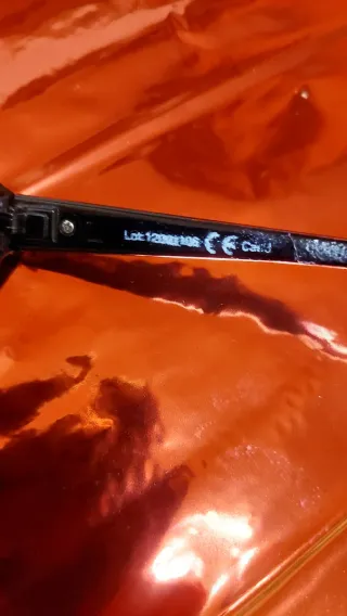 Occhiali da sole donna neri e rossi