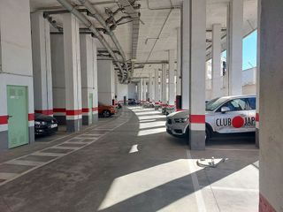 Garaje en venta en Teatinos en Málaga