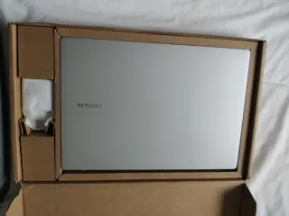 Portátil Galaxy Book2 Go 128/4GB Plateado