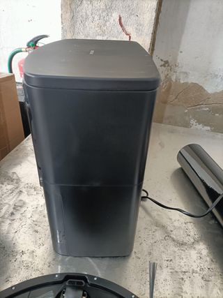 - Cecotec Robot Aspirador con Base de Autovaciad