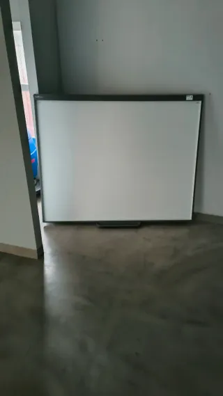 Pizarra con proyector,soporte e instalación