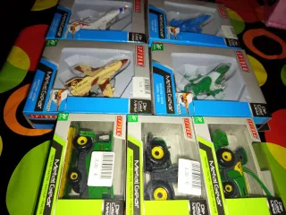 Aviones de Juguete Metal Gear.