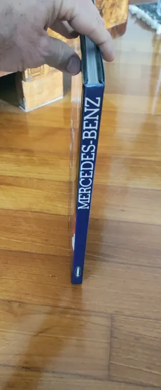 "La storia a colori"Mercedes-Benz