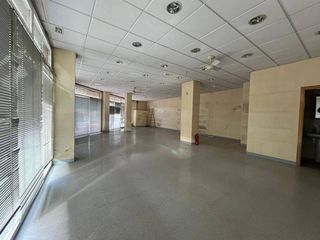 Local comercial en venta en Santa Clara-Caputxins-Hospital en Vic