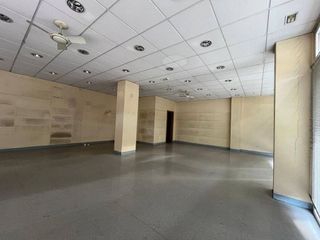 Local comercial en venta en Santa Clara-Caputxins-Hospital en Vic