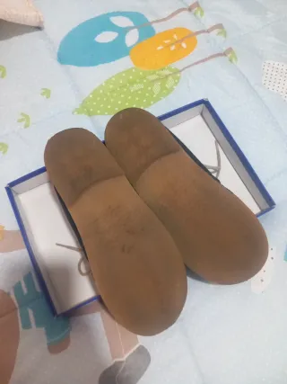 Zapatos infantiles de piel negros