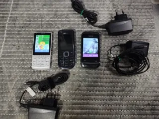 Confezione da 3 cellulari Nokia (Bianco e Nero)