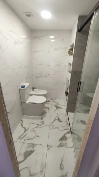 Electricista, Fontanero