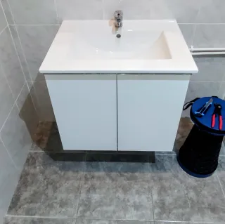 Electricista, Fontanero