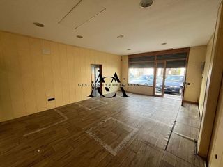 Local comercial en alquiler en Lucena