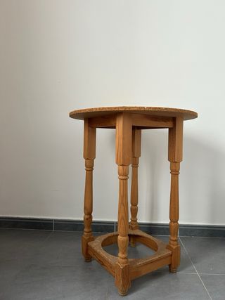 Mesa camilla redonda con mantel blanco incluido