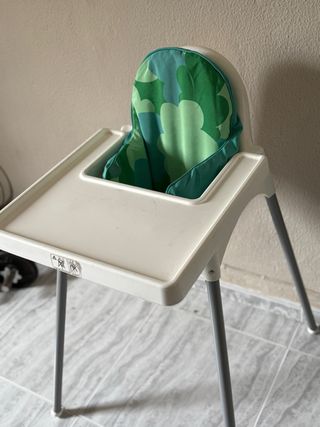 Trona infantil con cojín estampado