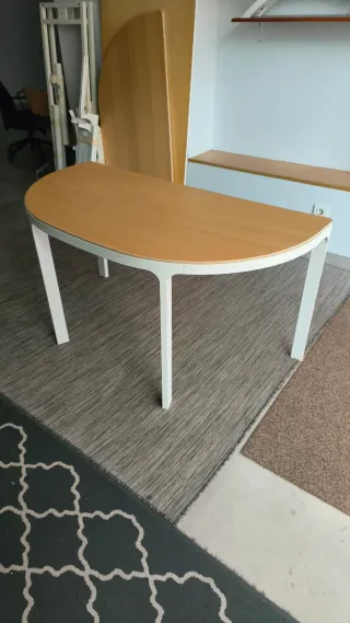 Mesa de escritorio semiredonda