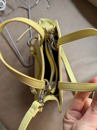 Bolso amarillo pequeño