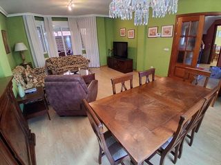 Casa adosada en venta en Santa Cruz - Industria - Polígono Campollano en Albacete