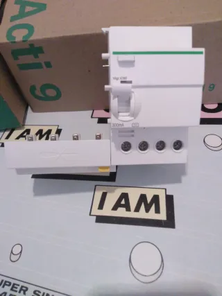 Bloque diferencial 4x25A 300. Vigi Schneider