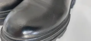 Stivali alti neri con lacci