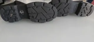 Stivali alti neri con lacci