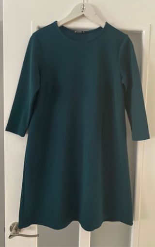 Vestido recto verde botella Stradivarius