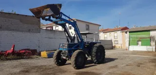 Tractor Ebro 6100 con pala Doble tracción 100cv