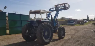 Tractor Ebro 6100 con pala Doble tracción 100cv