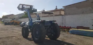 Tractor Ebro 6100 con pala Doble tracción 100cv