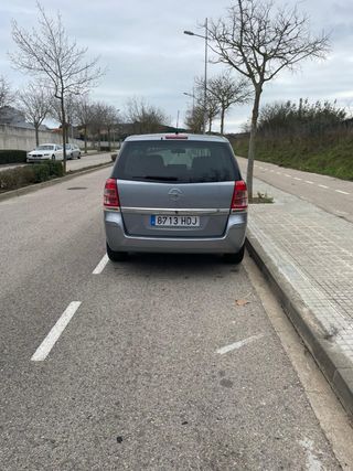 Opel Zafira Life 2011