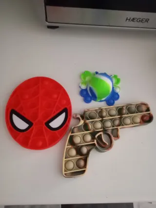 Lote Juguetes Pop It Spiderman Pistola Cangrejo