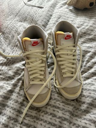 Zapatillas Nike Blazer Mid '77 Vintage Beige