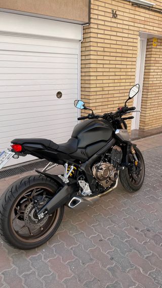Honda CB650R 17.000km — URGE VENDER - NEGOCIABLE