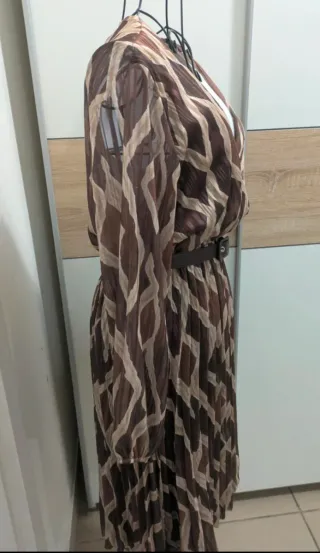 Abito plissé marrone e oro scintillante M