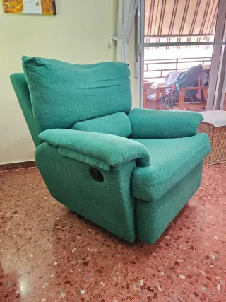 Sofá 3 plazas + sillón relax verde