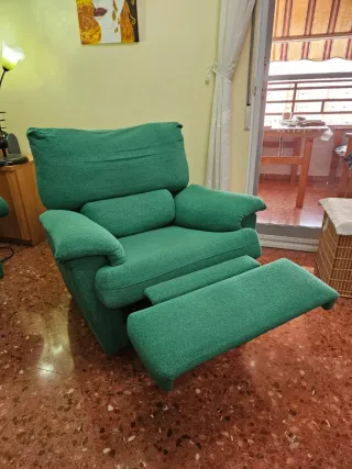Sofá 3 plazas + sillón relax verde