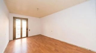 Piso en venta en Fondo en Santa Coloma de Gramanet
