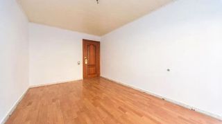 Piso en venta en Fondo en Santa Coloma de Gramanet