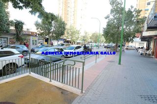 Local comercial en alquiler en Rochelambert en Sevilla
