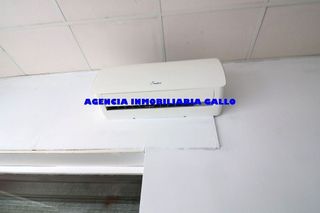 Local comercial en alquiler en Rochelambert en Sevilla