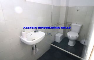 Local comercial en alquiler en Rochelambert en Sevilla