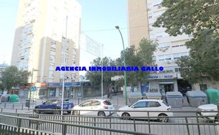 Local comercial en alquiler en Rochelambert en Sevilla