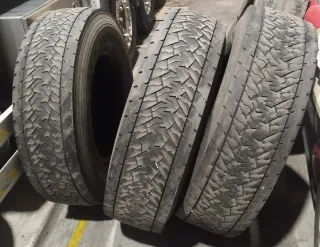 Rueda de camión. Precio por unidad. Solo 3 unidade