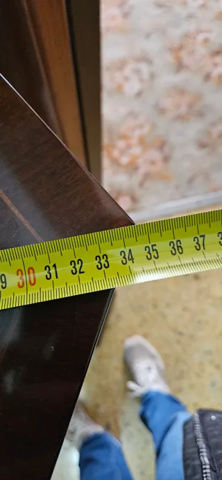 Vitrina de madera y cristal