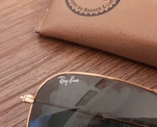 Occhiali da sole Ray-Ban con custodia