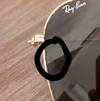 Occhiali da sole Ray-Ban con custodia