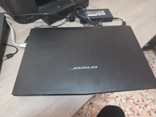 Portátil Medion Erazer i5-8300H 8GB RAM