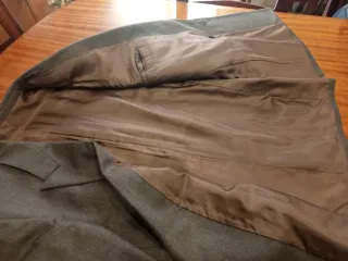 Traje marrón de dos piezas